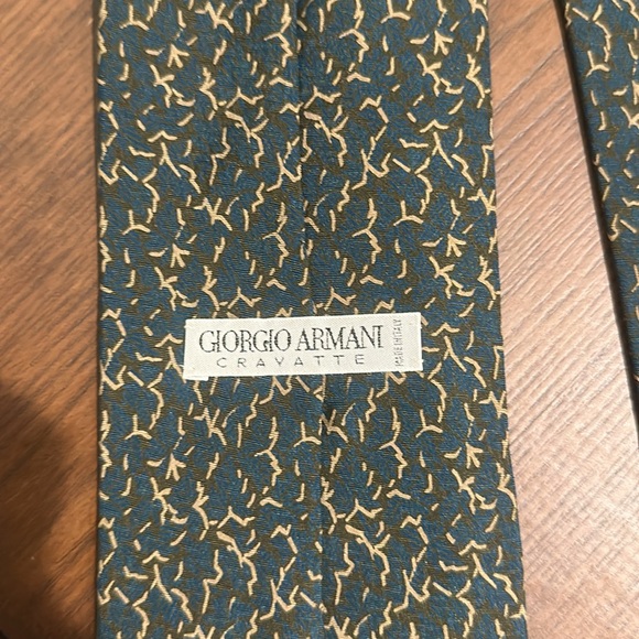Vintage Giorgio Armani tie perfect! - Picture 3 of 4